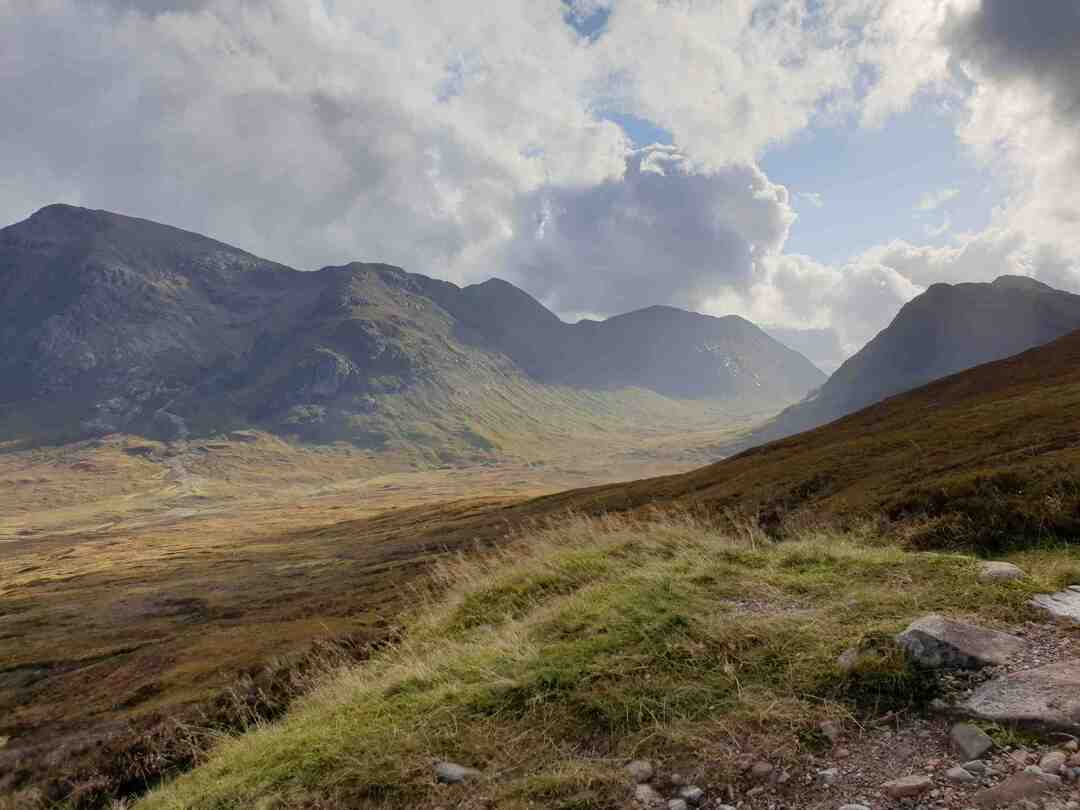 The West Highland Way: The Complete guide to Scotland’s Famous Trail