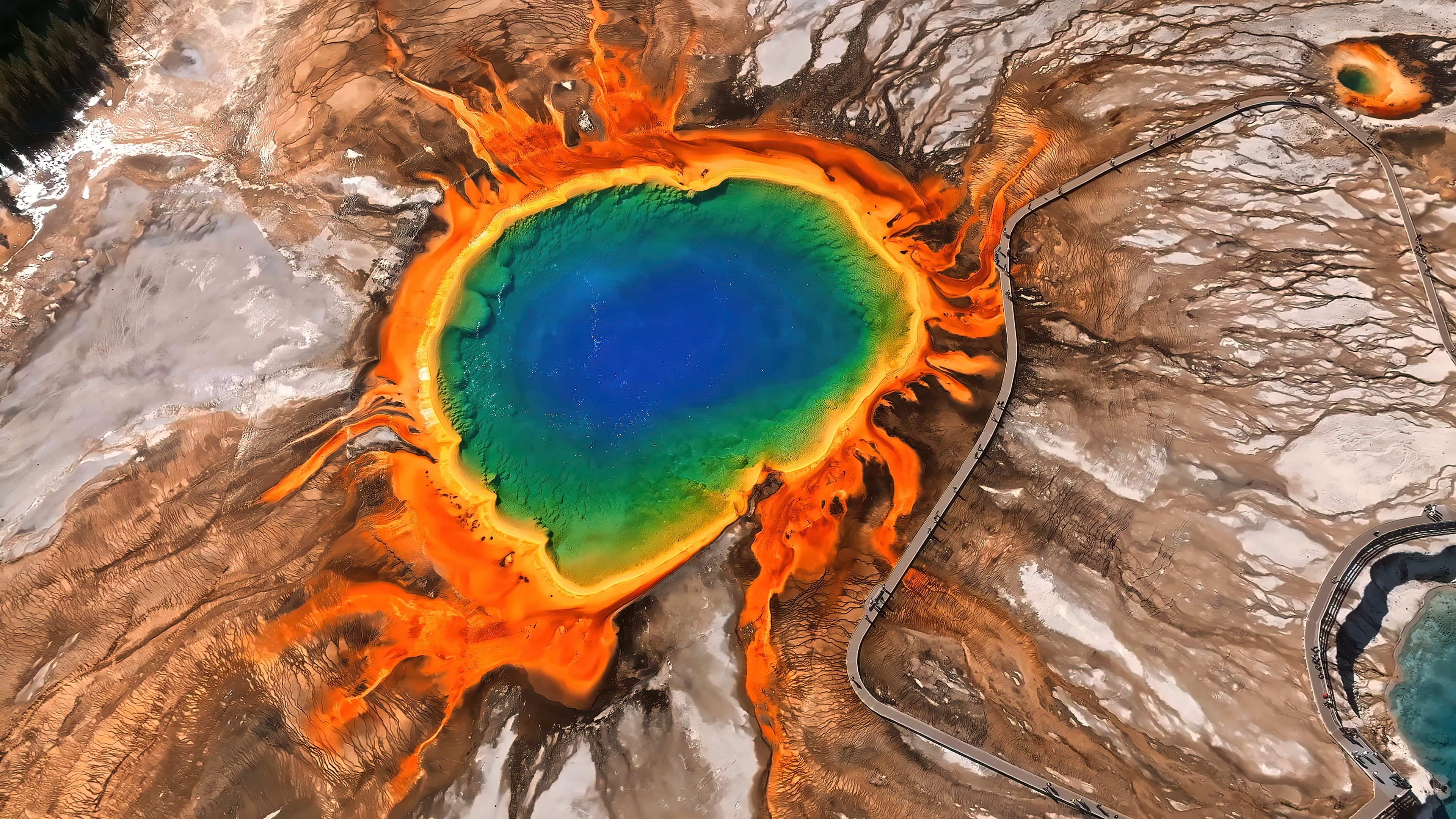 10 Best Hiking Trails in Yellowstone National Park