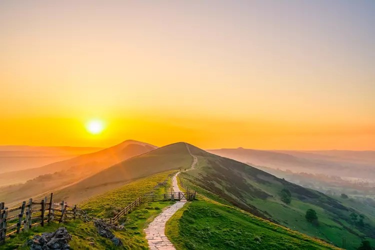 What to Do in the Peak District National Park: Attractions and Hidden Gems